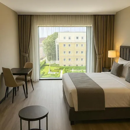 Opera Hotel apartamentowy 3*